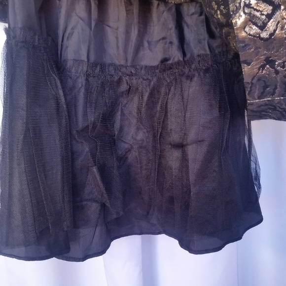 Iris & Ivy Gold and Black Special Occasion Dress - Picture 6 of 8